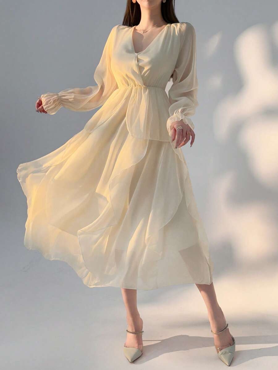 DAZY Vestido de Fada do Primeiro Amor Branco Leitoso, Vestido Ajustado com Decote em V - Damasco - Visão 1