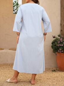 EMERY ROSE Vestido casual de talla grande para mujer con cuello redondo, botones y bajo dividido en unicolor - Azul - Ver 2