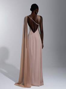 SHEIN Belle 优雅、浪漫、性感、简约卡其色缎面弹力不对称领口露背修身连衣裙，高开衩，时尚、网红风格，适合节日、度假、生日派对、婚礼、伴娘 - 咖啡棕 - 查看 4