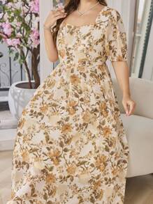 Modelyn Plus Size Ditsy Floral Square Neck Short Sleeve Pleated Waist Slim Fit Casual Dress - Multicolor - View 3