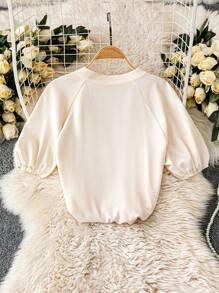 SHEIN LUNE Blusa feminina com design francês, manga curta/manga pétala, decote em V, botões decorados, tecido texturizado de alta qualidade, tamanho grande - Damasco - Ver 2