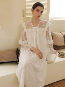 Moireta Ladies Elegant V-Neck Lace Splice Romantic Nightgown Babydoll Luxeloungewear - White - View 4