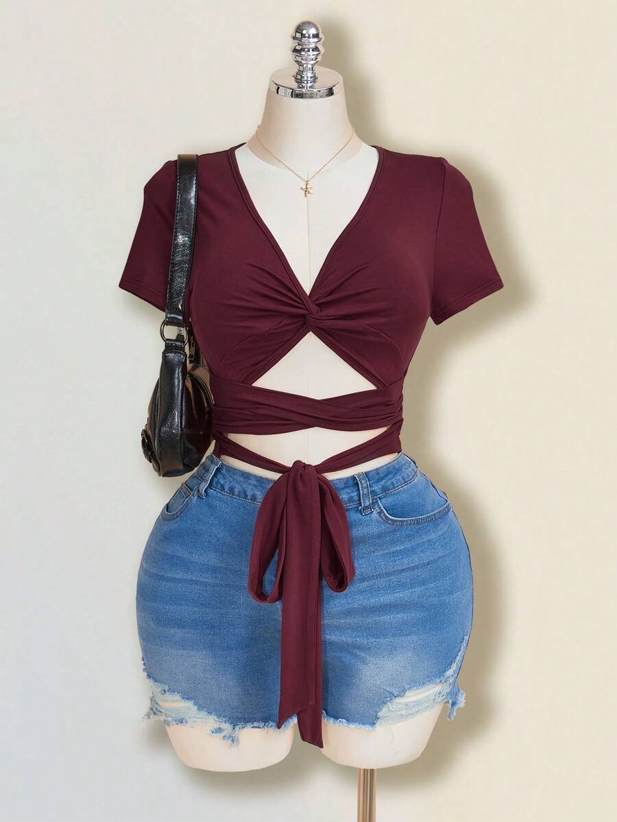 SHEIN ICON Áo crop top tay ngắn buộc dây phía trước cỡ lớn chéo chéo phía trước dành cho nữ - Màu Đỏ Sâu - Xem 1