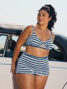 Plus Size Women 2-Piece Swimsuit Set With Black And White Striped Front Twist Tankini And Boyleg Bottoms For Summer Beach Vacation