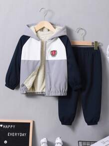 SHEIN Chico joven Cazadora con parche de letra de color combinado de manga raglán con capucha térmico con pantalones - Multicolor - Ver 4