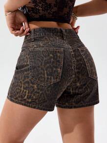 SHEIN PETITE Pantaloncini di jeans casual a gamba dritta con tasche, stampa leopardata, estivi - Multicolore - Visualizzare 2