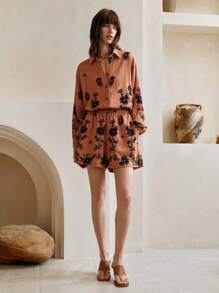 EMERY ROSE Women's Vintage Casual Elastic Waist Embroidered Floral Brown Shorts - Coffee Brown - View 1