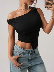 SHEIN ICON Camiseta de mujer de manga corta con hombros descubiertos, minimalista, sexy, con botones asimétricos en la cintura y plisados - Negro - Ver 1