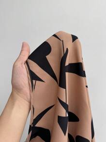 Maweii 大码女式不对称下摆扭腰休闲度假几何印花圆领短袖衬衫