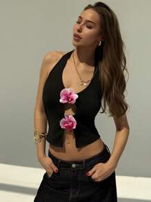 Aloruh Deep V-Neck Hollow Out Backless Halter Sexy Cropped Camisole Top For Vacation - Black - View 5