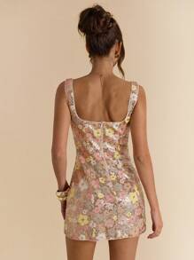 SHEIN BAE 纯色粉色亮片花卉优雅侧开衩细肩带迷你连衣裙，缀饰 3D 花朵鸡尾酒会礼服，适合度假、海滩、音乐节、生日派对、早午餐、婚礼宾客服装、伴娘礼服 - 粉色 - 查看 2