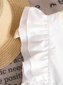 SHEIN Genkimix Kids 2件套女童可爱简约休闲荷叶边无袖上衣和时尚铆钉牛仔裤套装