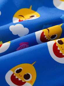 BABY SHARK X SHEIN 男婴卡通黄色鲨鱼印花蓝色休闲 Polo 领衬衫和黄色吊带短裤绅士可爱套装 - 藍色 - 查看 4