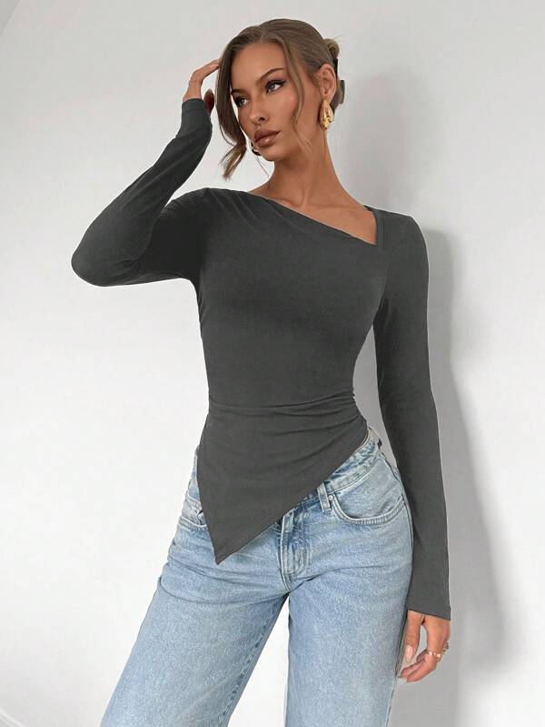 Almamuse Camiseta lisa com bainha assimétrica, estilosa para o verão