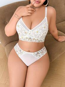 SHEIN Set de 2 piezas de lencería de encaje sin costuras con sujetador y pantie para tallas grandes