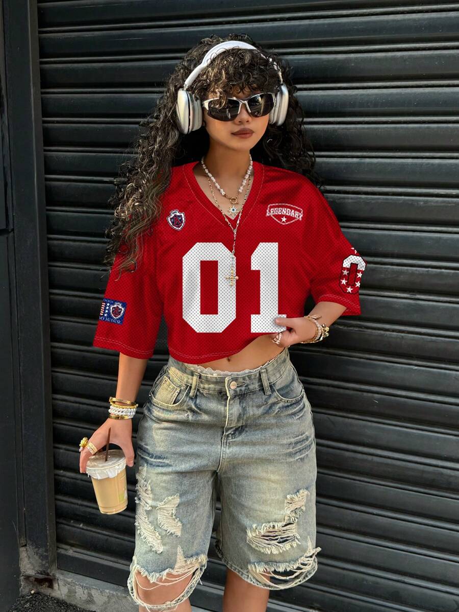 SHEIN EZwear 女士休闲 V 领宽松短款 5 袖网眼 T 恤，适合夏季和运动比赛，数字 01 印花