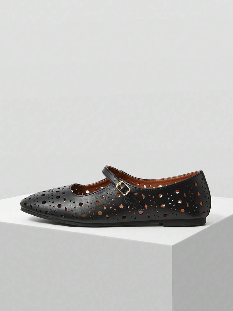 SCARPE PIATTE IN PELLE PU TRAFORATA