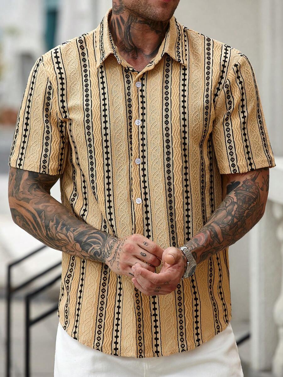 Manfinity RSRT Camisa Casual Solta de Manga Curta e Abotoamento Simples com Listras para Homens, Camisa Amarela, Camisas de Verão Masculinas, Top Amarela Masculina