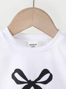 SHEIN Playful Pals 女嬰 2 件套：可愛蝴蝶結白色短袖 T 恤與淺藍色蝴蝶刺繡寬腿牛仔褲 - 白色 - 查看 4