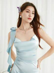 SHEIN LUNE 女士深 V 领蝴蝶结装饰 3D 花卉缎面针织连衣裙 - 淺藍色 - 查看 4