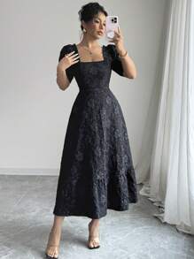 Selianne Váy đi nghỉ chữ A tay loe họa tiết hoa cúc vải jacquard trơn màu cho nữ - màu đen - Xem 3