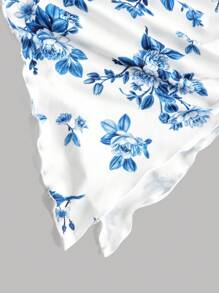 Girlism مجموعة بقطعتين للمراهقات تشمل: توب بخصر قصير مزين بطبعة زهور زرقاء وبيضاء مع كشكشة على الهيم غير متماثل، تنورة ميني متعددة الطبقات