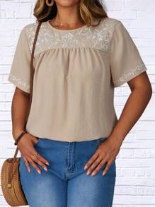 EMERY ROSE 加大码花卉刺绣短袖休闲度假衬衫，乡村休闲度假女士，简约时尚，适合日常穿着，夏季女士上衣，夏季，度假女士夏季办公室穿着，度假女士，夏季节日波西米亚风，假日