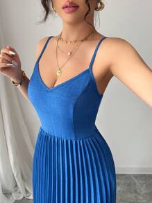 Chiquease Fashionable And Elegant Casual Pleated V-Neck Sleeveless Dress - Blue - View 4