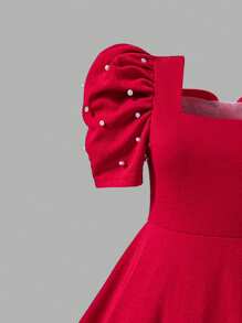 女童红色纯色短袖连衣裙，年轻女士红色串珠泡泡袖连衣裙，露背蝴蝶结设计，时尚甜美复古风格，优雅公主裙