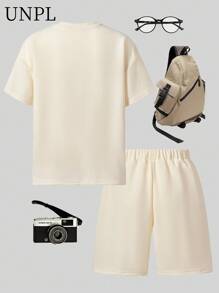 SHEIN Explorewe 2 件套青少年男童字母印花圆领短袖 T 恤和短裤休闲套装