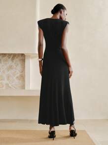 SHEIN LUNE Vestido Ajustado com Cintura Marcada, Babado Assimétrico na Bainha, Decote em V, Ombros Acolchoados com Aplicação de Strass, Novo Lançamento de Verão para Mulheres, Elegante Estilo Europeu e Americano - Preto - Visão 6