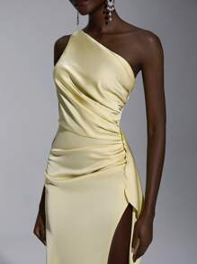 SHEIN Belle Elegant, Romantic, Sexy, Minimalist Sleeveless Backless Ruffle Trim Bodycon Dress With High Slit, In Light Yellow Satin Fabric, Suitable For Fashion, Influencer Style, Holidays, Vacation, Birthday Party, Wedding, Bridesmaid - Yellow - View 4