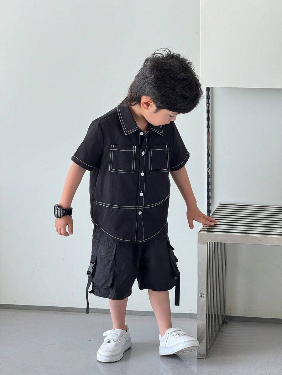 SHEIN 儿童男童休闲运动撞色缝线口袋翻领前开短袖黑色编织衬衫，适合通勤、上学、日常休闲、旅行、运动、春夏秋冬 - 黑色 - 查看 1