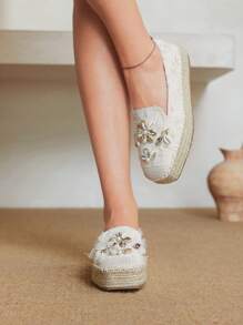 Styleloop Women's 3D Floral Decor Bohemian Style Thick Soled Flat Shoes - Beige - View 7