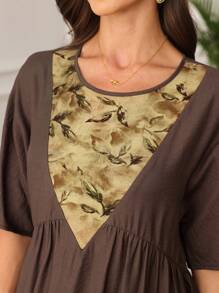 Lacomfia Gaun Maxi Caftan Cokelat Panjang Longgar dengan Leher Bulat dan Motif Bunga Patchwork - Coklat - View 6