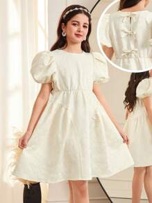 SHEIN Tween 女童优雅休闲修身 3D 刺绣蝴蝶结后腰收褶高低泡泡短袖编织刺绣连衣裙，杏色 - 杏色 - 查看 2