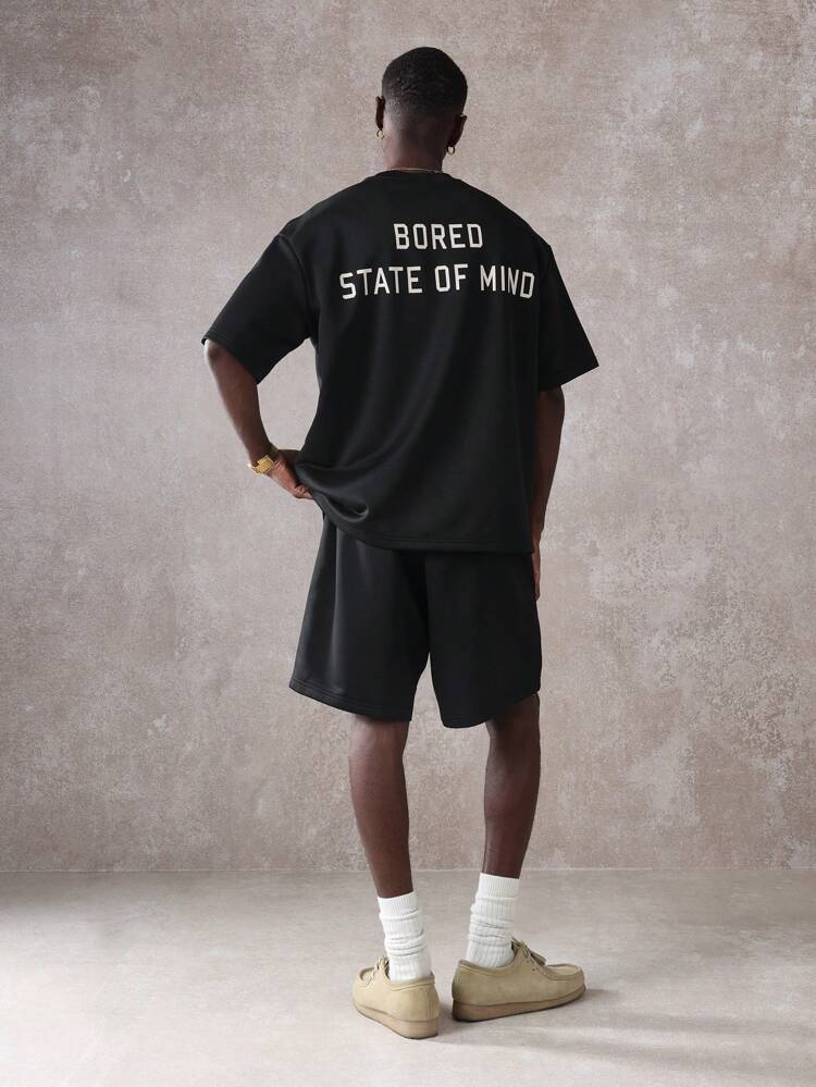 Conjunto coordenado de camiseta esportiva grande e confortável