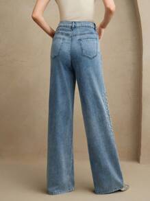 Anewsta 新款时尚闪亮钻石装饰做旧蓝色直筒牛仔裤，适合情人节和派对穿着 - 藍色 - 查看 4