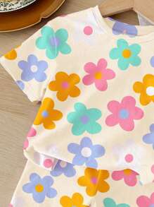 SHEIN 女婴休闲简约圆领短袖T恤和紧身短裤套装，适合春夏季 - 彩色 - 查看 4