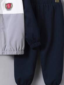 SHEIN Chico joven Cazadora con parche de letra de color combinado de manga raglán con capucha térmico con pantalones - Multicolor - Ver 6