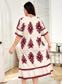 Trezura 复古印花宽松短袖大码睡裙