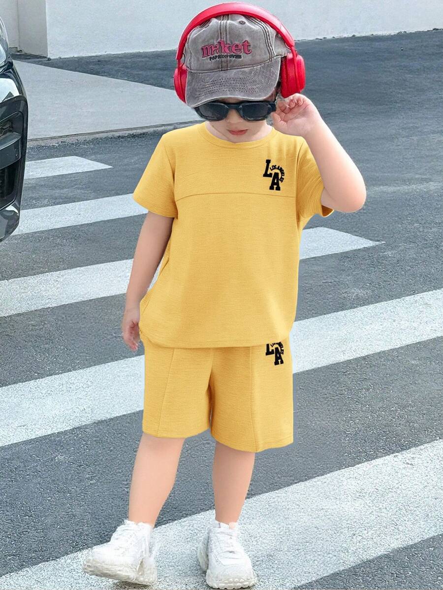 SHEIN 2pcs/Set Youth Boys & Girls Casual Sports Cute Letter Graphic T-Shirt & Shorts Set, Comfortable All-Match Versatile Outfit For School, Outings, Fall Season