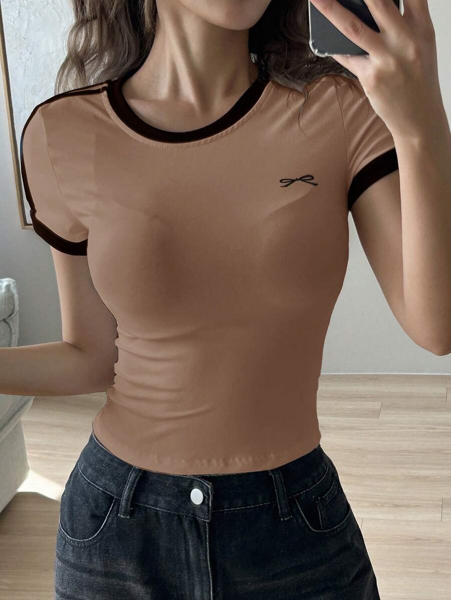 DAZY Women's Fitted Contrast Color Bow Print Short Sleeve T-Shirt Preppy Tops - Camel - View 1