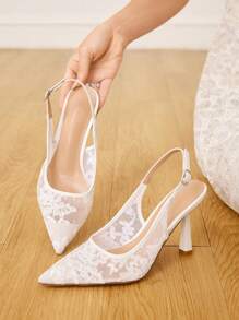 CUCCOO HITCHD 女士尖头蕾丝刺绣高跟鞋，优雅浪漫白色女士浅口鞋，新娘婚礼场合高跟鞋 - 白色 - 查看 3