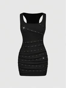 ROMWE Grunge Punk 女士韩流风格无袖性感黑色迷你连衣裙，饰有铆钉、水钻和吊带设计，适合夏季海滩、毕业典礼、复活节、演唱会、纳什维尔度假、音乐节等场合。