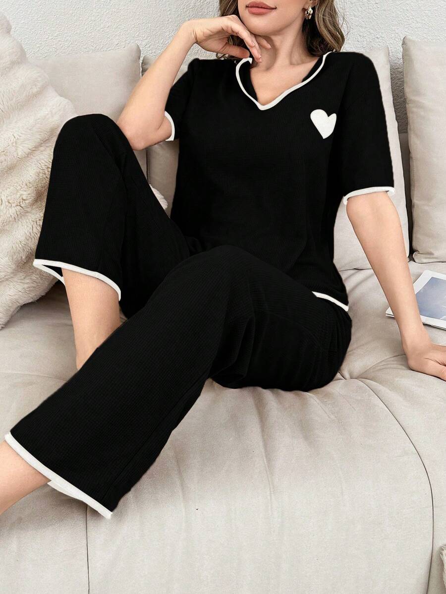 1套女士休闲心形印花睡衣套装