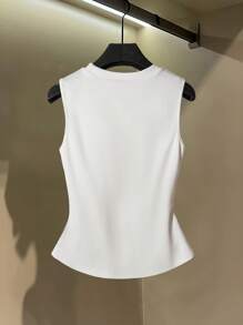 Franclia 3D Flower Decor Fitted Sleeveless Top Tee - White - View 2