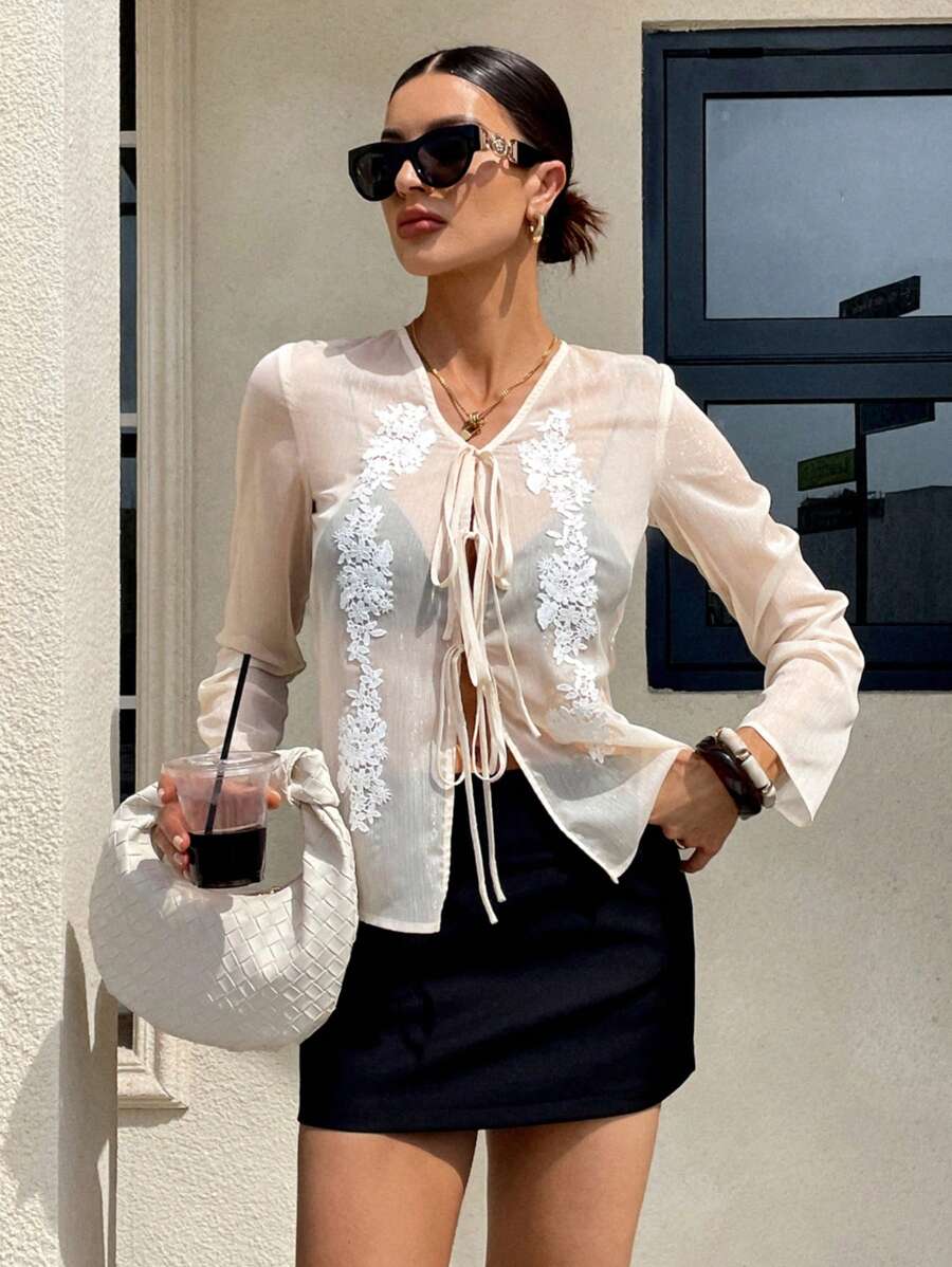 SHEIN Essnce 夏季新款女士网眼刺绣长袖前系带衬衫 - 杏色 - 查看 1