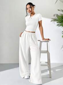 SHEIN EZwear Conjunto de 2 piezas de camiseta de manga corta ajustada blanca de verano y pantalón de chándal holgado - Blanco - Ver 3