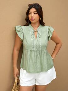 Elaquor Plus Size Women's Holiday Botanical Pattern Tie Neck Cap Sleeve Blouse - Green - View 3